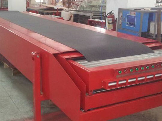 伸缩皮带输送机